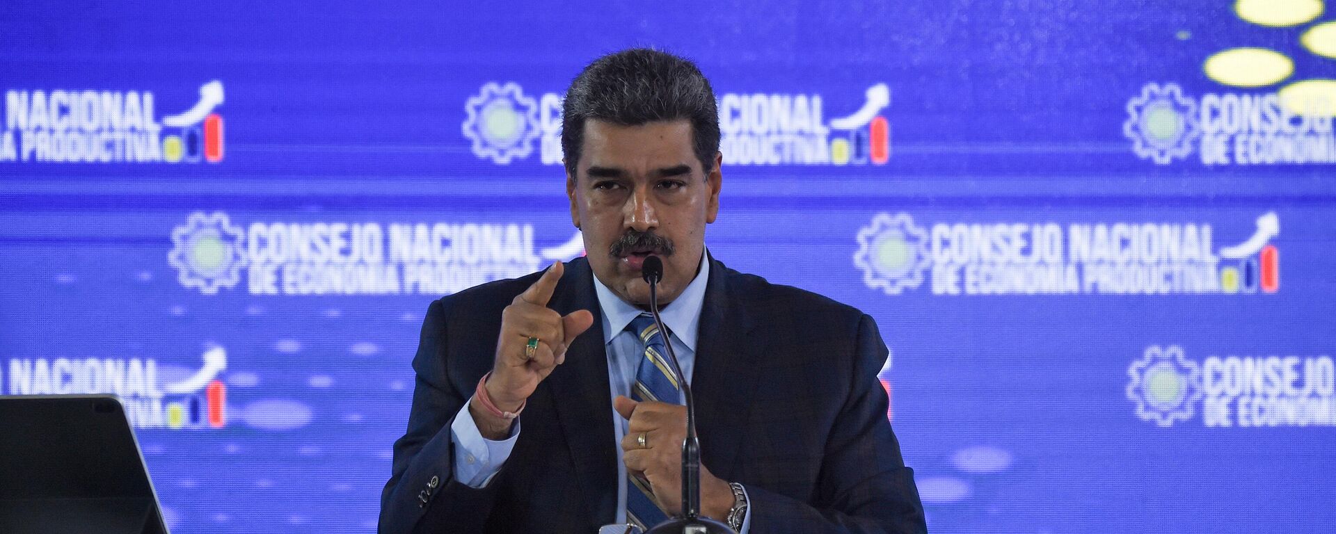 O presidente venezuelano Nicolás Maduro discursa durante reunião do Conselho Nacional de Economia Produtiva no emblemático parque natural Cerro El Avila, no hotel Humboldt em Caracas, em 21 de setembro de 2023 - Sputnik Brasil, 1920, 07.10.2023