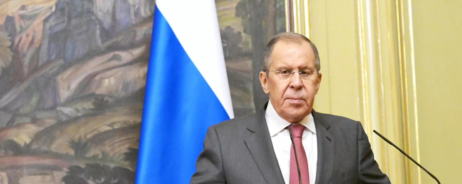 O ministro das Relações Exteriores da Rússia, Sergei Lavrov, durante uma coletiva de imprensa após uma reunião com o secretário-geral da Liga Árabe, Ahmed Aboul Gheit, em Moscou, em 9 de outubro de 2023 - Sputnik Brasil, 1920, 09.10.2023