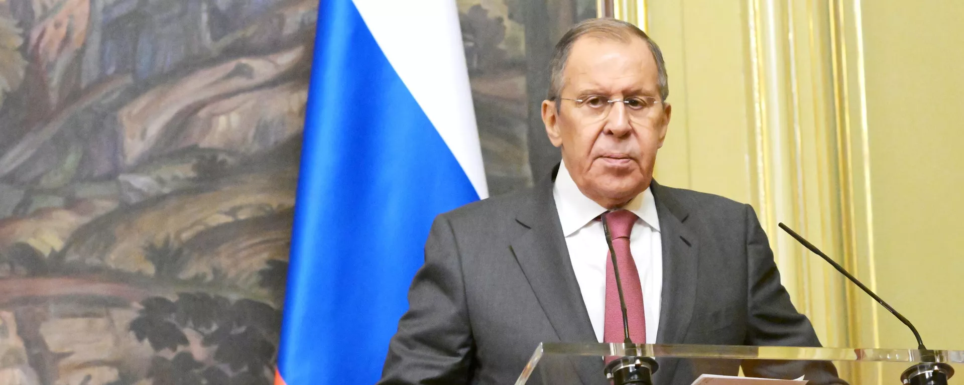 O ministro das Relações Exteriores da Rússia, Sergei Lavrov, durante uma coletiva de imprensa após uma reunião com o secretário-geral da Liga Árabe, Ahmed Aboul Gheit, em Moscou, em 9 de outubro de 2023 - Sputnik Brasil, 1920, 30.01.2024