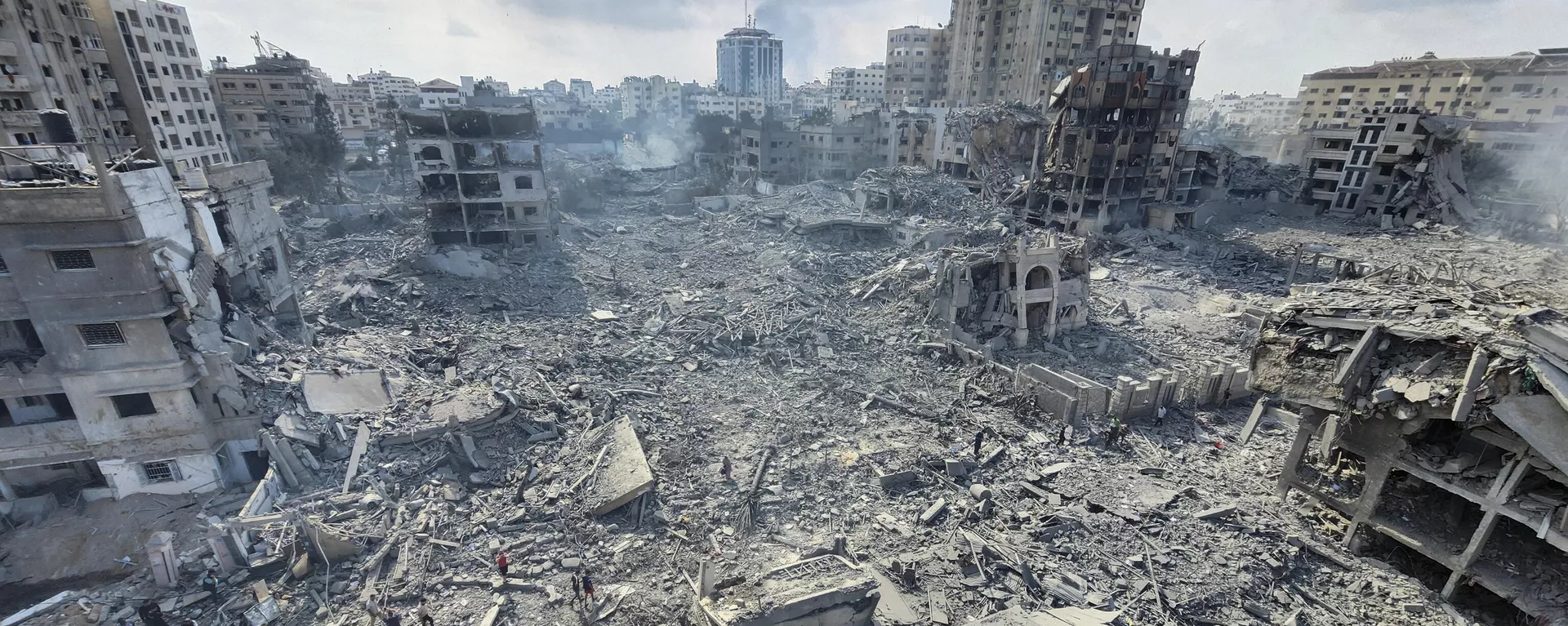 Bairro fica completamente destruído após ataque aéreo de Israel. Faixa de Gaza, 10 de outubro de 2023 - Sputnik Brasil, 1920, 13.10.2023