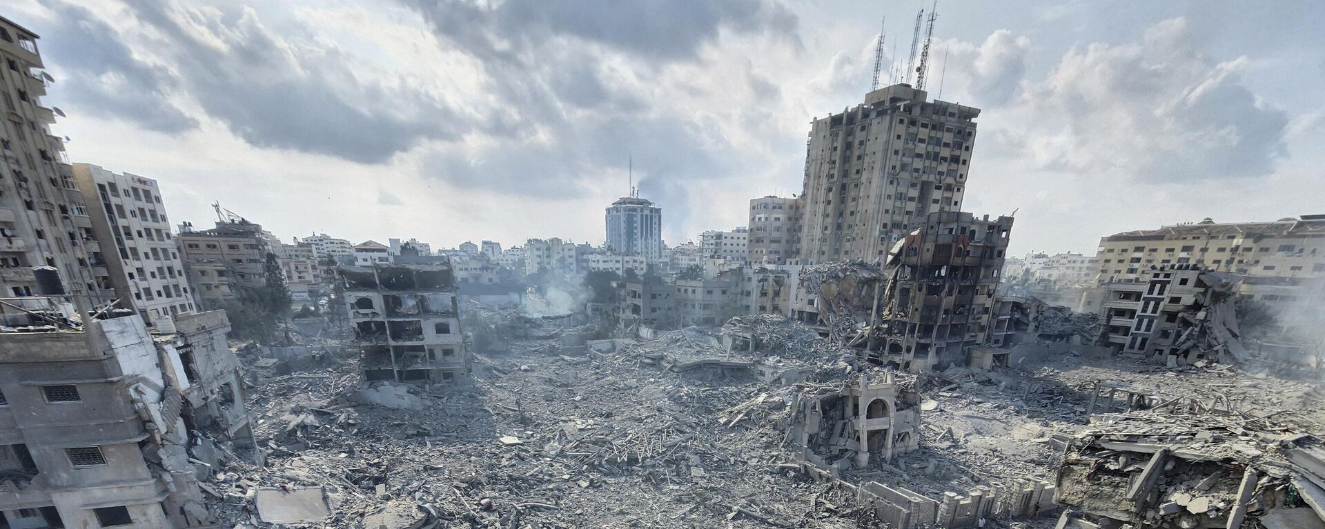 Bairro fica completamente destruído após ataque aéreo de Israel. Faixa de Gaza, 10 de outubro de 2023 - Sputnik Brasil, 1920, 10.10.2023