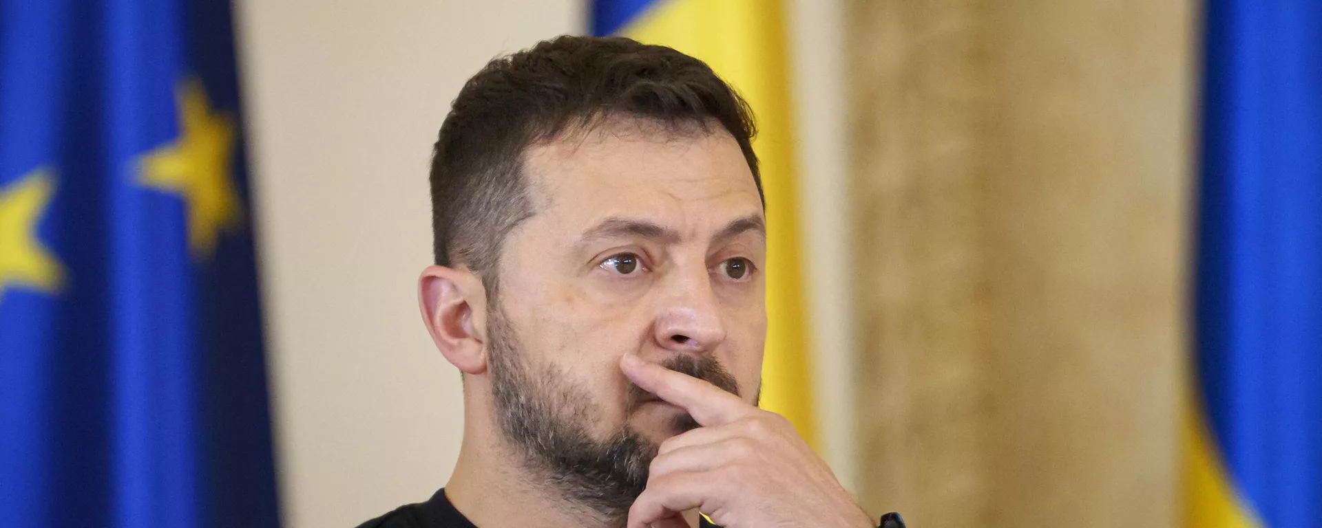 Vladimir Zelensky, presidente ucraniano, em coletiva de imprensa em Bucareste. Romênia, 10 de outubro de 2023 - Sputnik Brasil, 1920, 17.11.2023