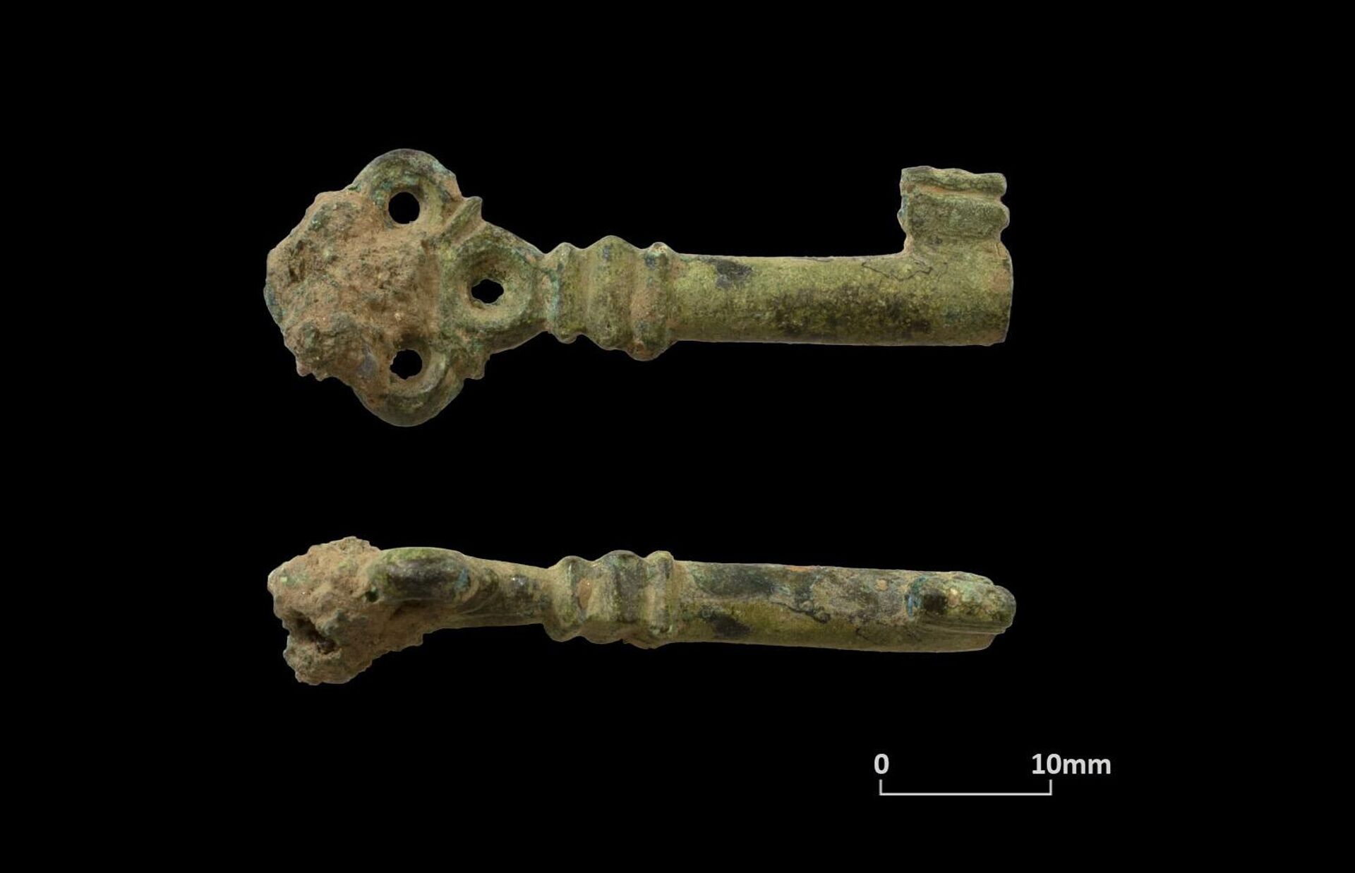 A chave, que é provavelmente medieval tardia (cerca de 1300-1539) - Sputnik Brasil, 1920, 11.10.2023