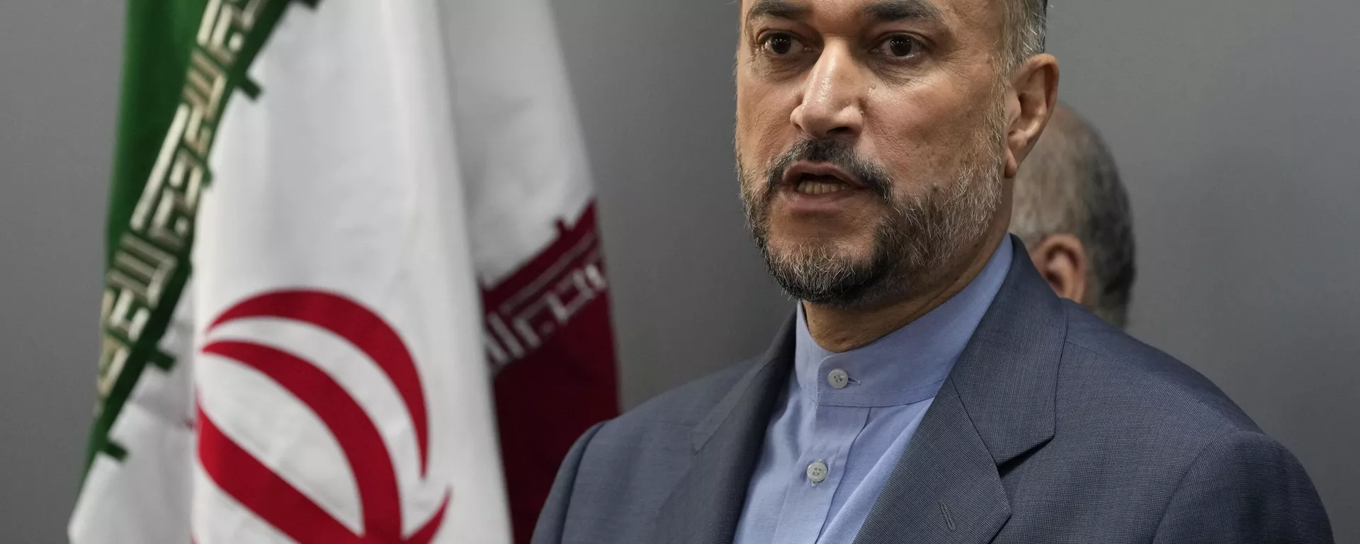 O ministro das Relações Exteriores iraniano, Hossein Amirabdollahian, fala durante uma coletiva de imprensa conjunta com seu homólogo libanês Abdallah Bouhabib, em Beirute, Líbano, 13 de outubro de 2023 - Sputnik Brasil, 1920, 14.10.2023