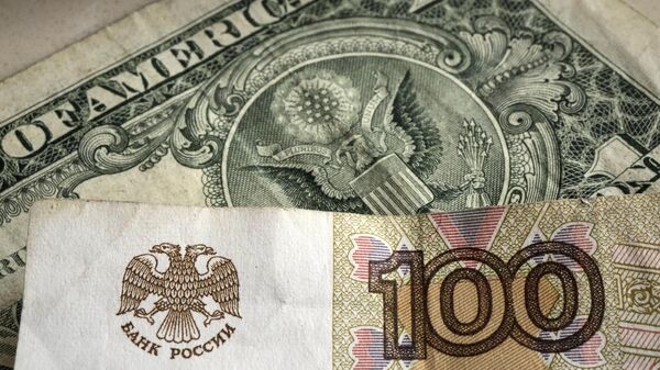 Economia russa bate dólar - Sputnik Brasil