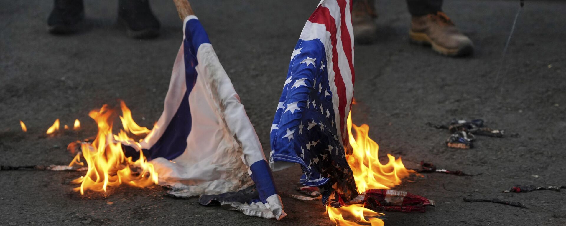 Bandeiras dos EUA e de Israel, 16 de julho de 2022 - Sputnik Brasil, 1920, 18.10.2023