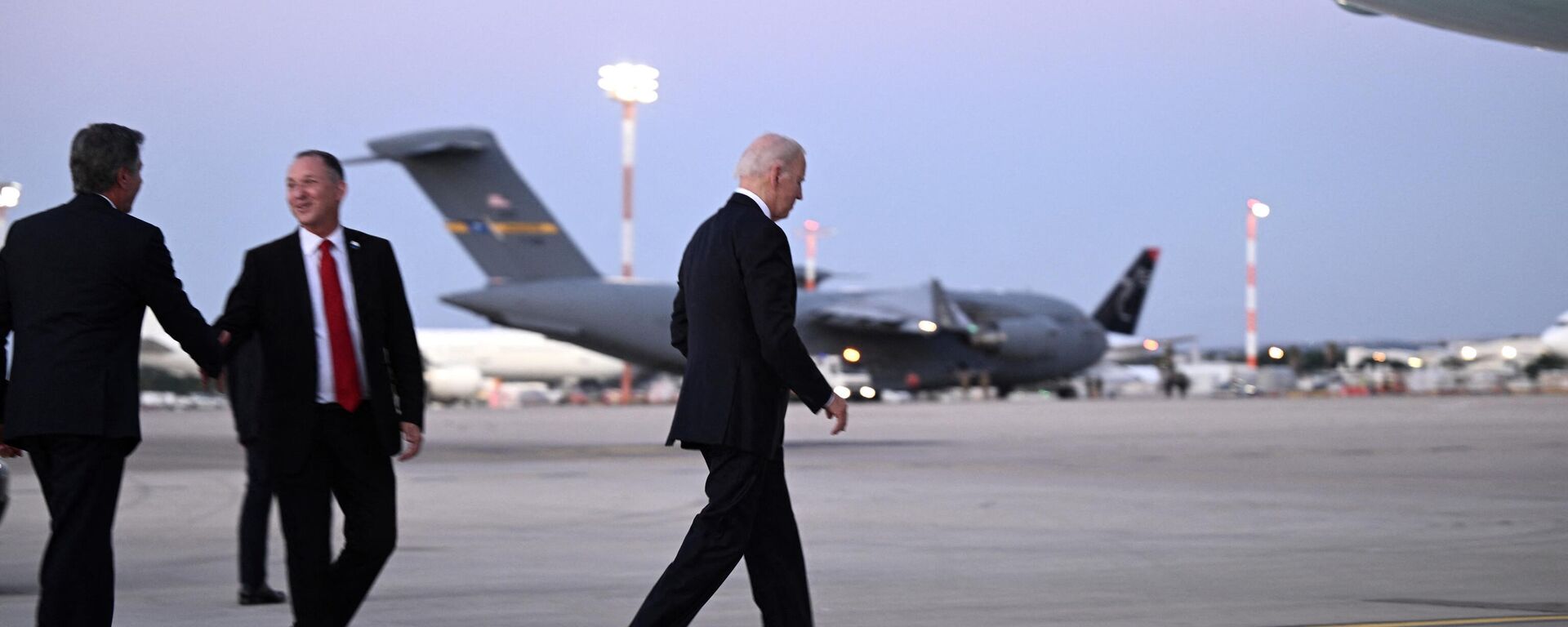 Joe Biden, presidente dos EUA, durante visita de solidariedade a Israel em meio às hostilidades entre o Estado judeu e o grupo palestino Hamas na Faixa de Gaza. Aeroporto Internacional Ben Gurion, Israel, 18 de outubro de 2023 - Sputnik Brasil, 1920, 18.10.2023