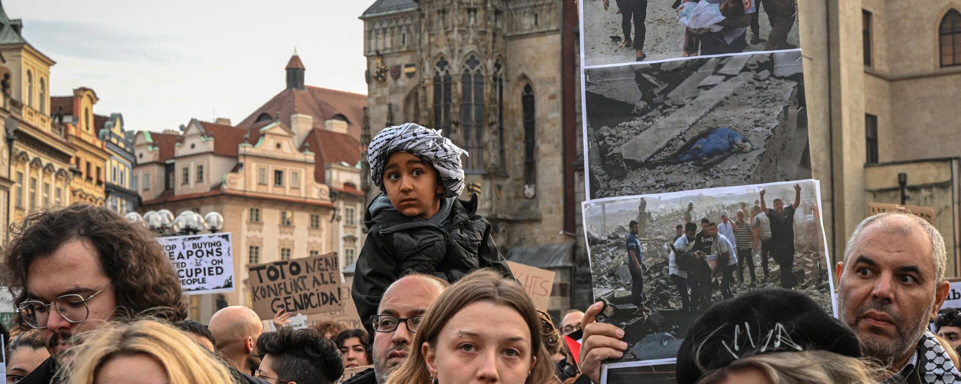 Manifestação em Praga pede o fim do conflito em Gaza, acusando Israel de genocídio contra o povo palestino. República Tcheca, 18 de outubro de 2023 - Sputnik Brasil, 1920, 18.10.2023