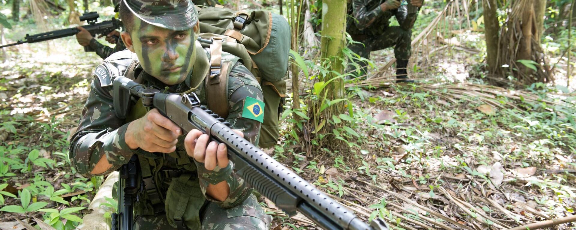 Militares brasileiros da Tropa Especial de Selva. Amazônia, 17 de maio de 2017 - Sputnik Brasil, 1920, 24.10.2023