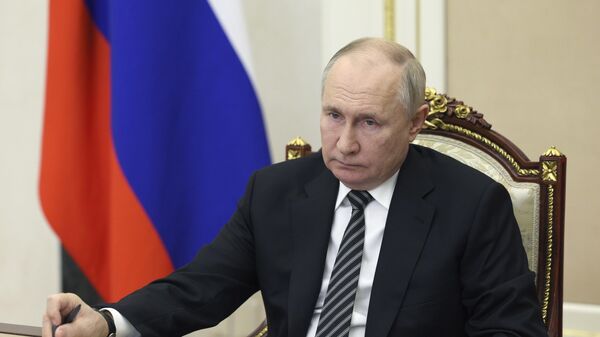 Vladimir Putin participa de reunião de gabinete por videoconferência em Moscou. Rússia, 25 de outubro de 2023 - Sputnik Brasil