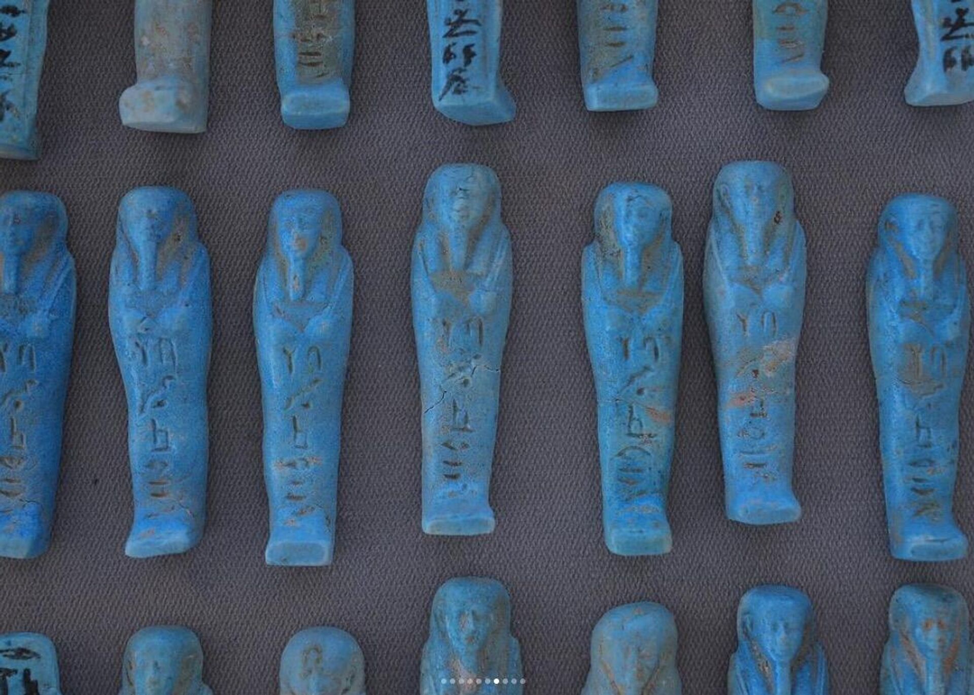 Artefatos descobertos em um cemitério egípcio de altos governantes e sacerdotes do Novo Império - Sputnik Brasil, 1920, 26.10.2023