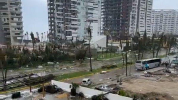 Edifícios destruídos após passagem do furacão Otis por Acapulco. México, 26 de outubro de 2023 - Sputnik Brasil