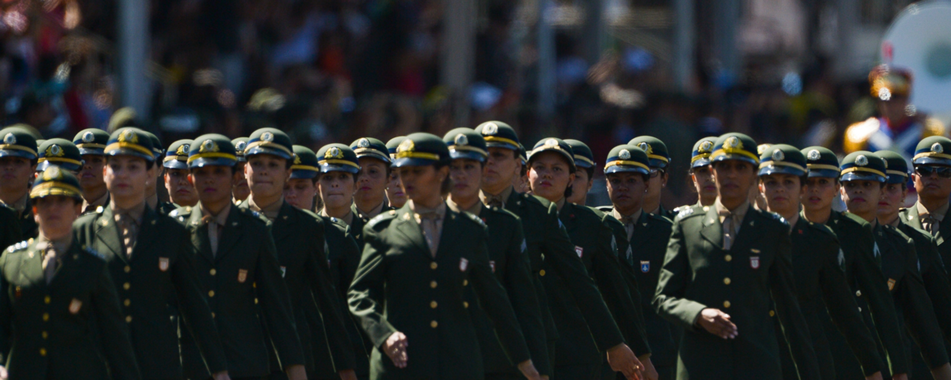 Mulheres que atuam no Exército participam de desfile cívico. Brasília (DF), 7 de setembro de 2023 - Sputnik Brasil, 1920, 27.10.2023