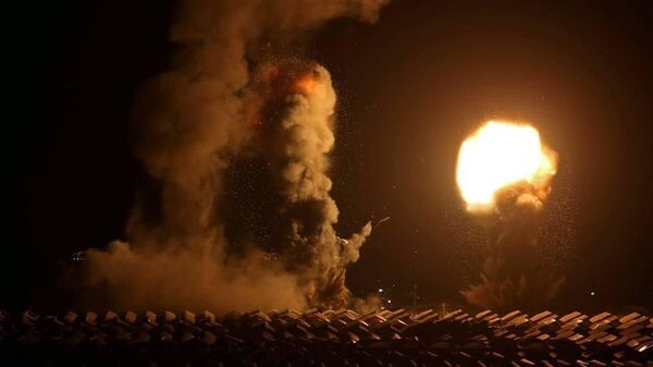 Bombardeios em Gaza na noite de 27 de outubro de 2023 - Sputnik Brasil