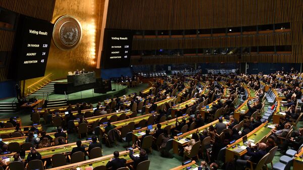 Assembleia Geral da ONU durante votação a favor de uma trégua humanitária imediata em Gaza, no 21º dia das hostilidades entre Israel e Hamas. Nova York, EUA, 27 de outubro de 2023 - Sputnik Brasil