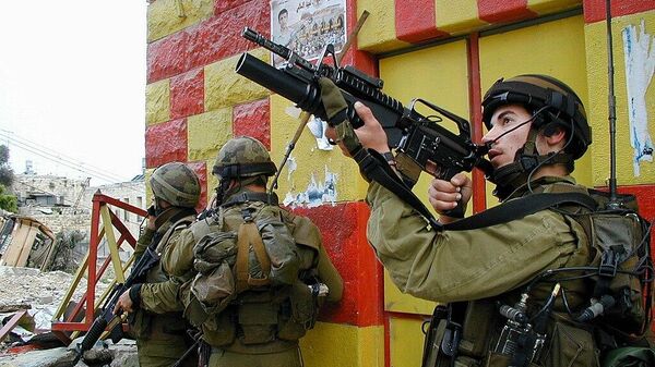 Soldados das Forças de Defesa de Israel (FDI) em Nablus, durante a operação Escudo de Defesa - Sputnik Brasil