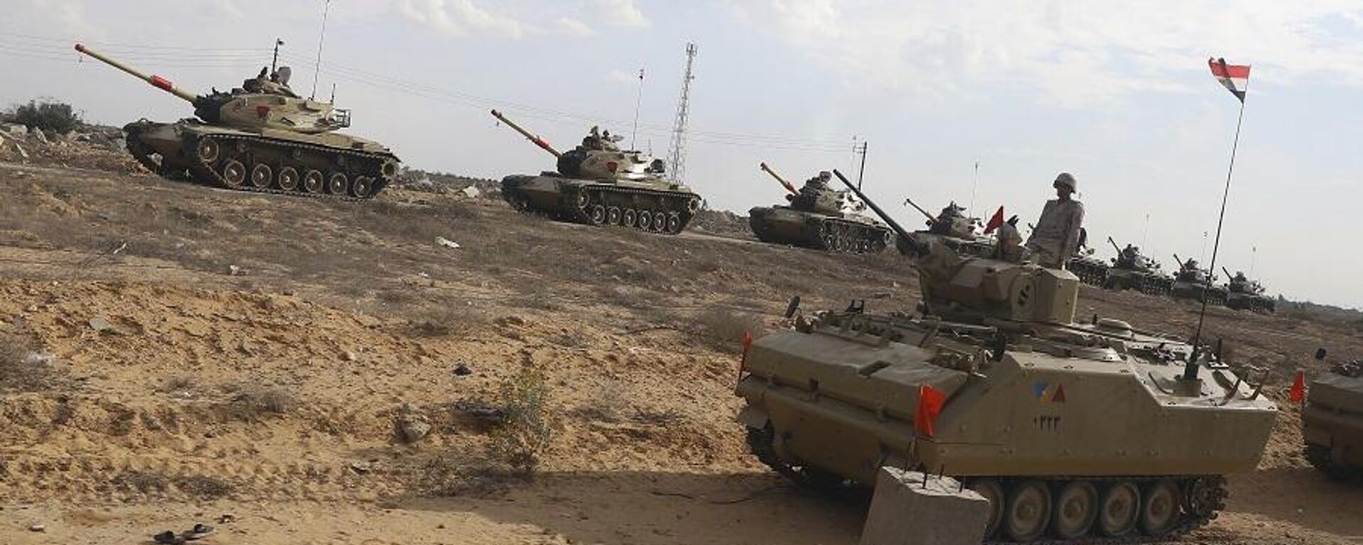 Exército do Egito posiciona tanques próximo à fronteira com a Faixa de Gaza. Rafah, 31 de outubro de 2023 - Sputnik Brasil, 1920, 04.11.2023