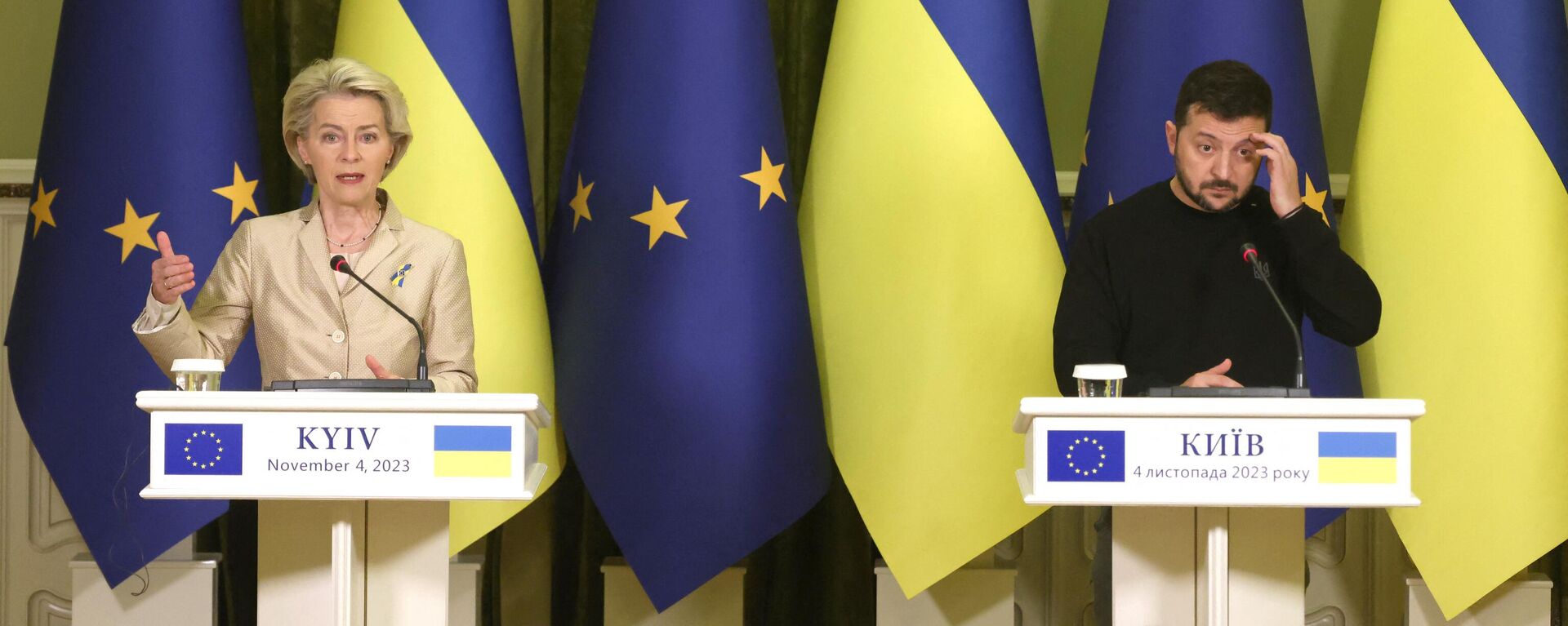 A presidente da Comissão Europeia, Ursula von der Leyen e o presidente da Ucrânia, Vladimir Zelensky, em uma conferência de imprensa conjunta após as suas conversações em Kiev, em 4 de novembro de 2023 - Sputnik Brasil, 1920, 04.11.2023