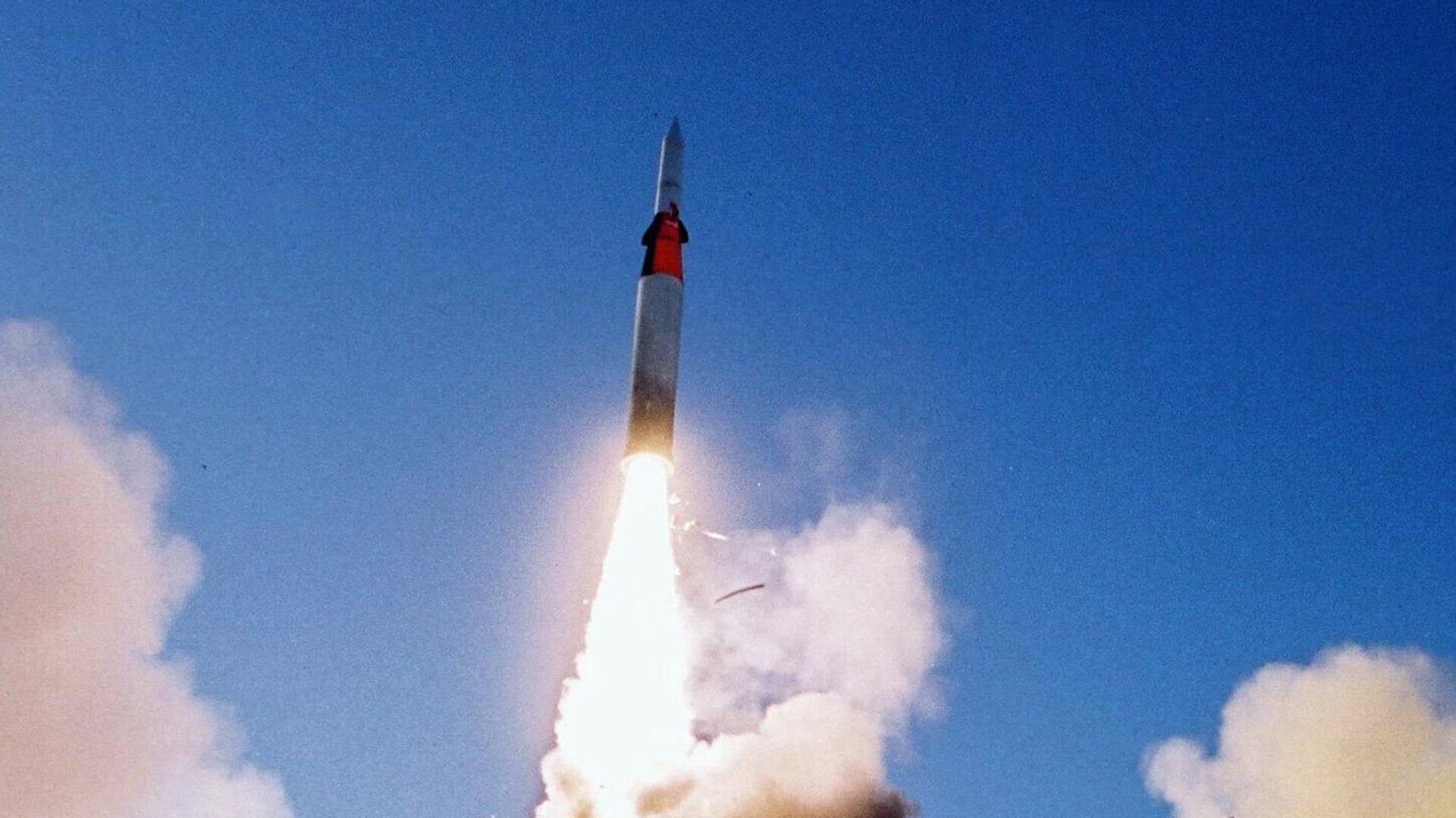 Míssil Arrow israelense é disparado de uma base secreta da Força Aérea israelense ao sul de Tel Aviv, Israel, 16 de dezembro de 2003 - Sputnik Brasil, 1920, 05.11.2023