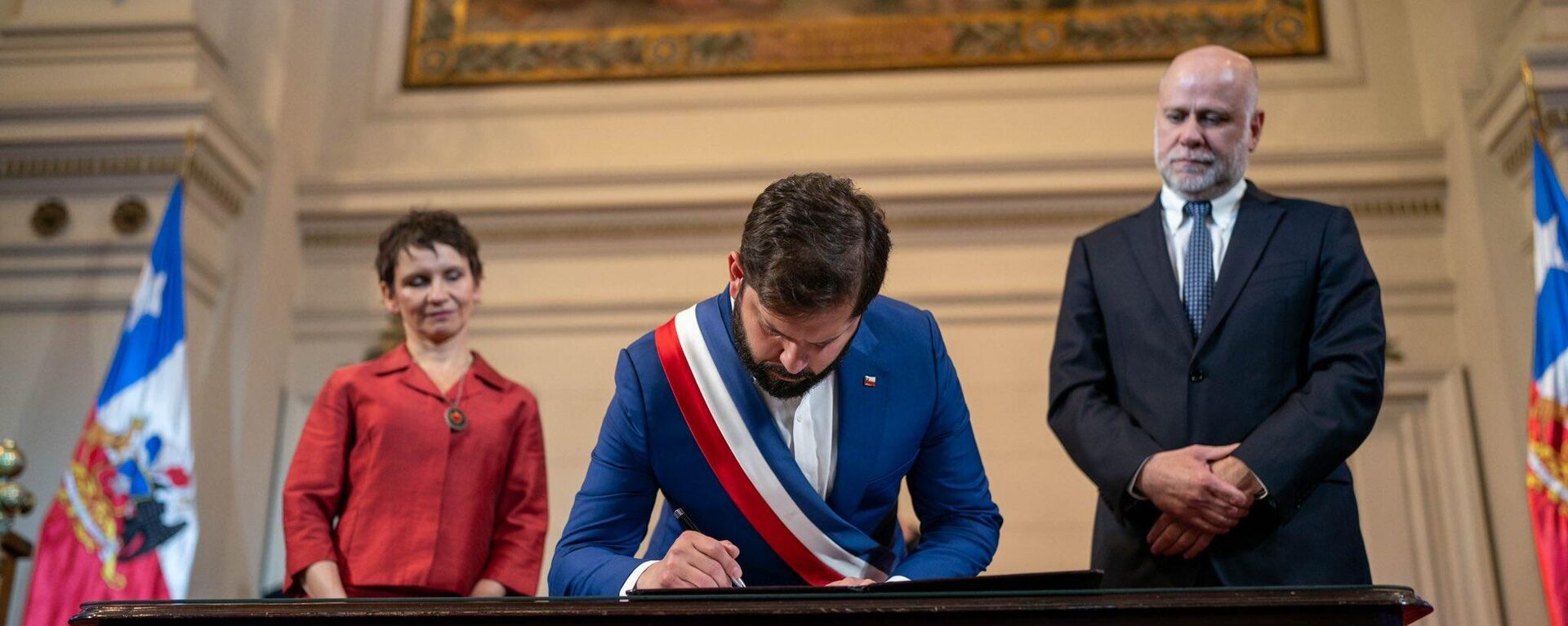 Presidente do Chile, Gabriel Boric, durante cerimônia que recebeu projeto para a nova Constituição do Chile. Santiago, 7 de novembro de 2023 - Sputnik Brasil, 1920, 07.11.2023