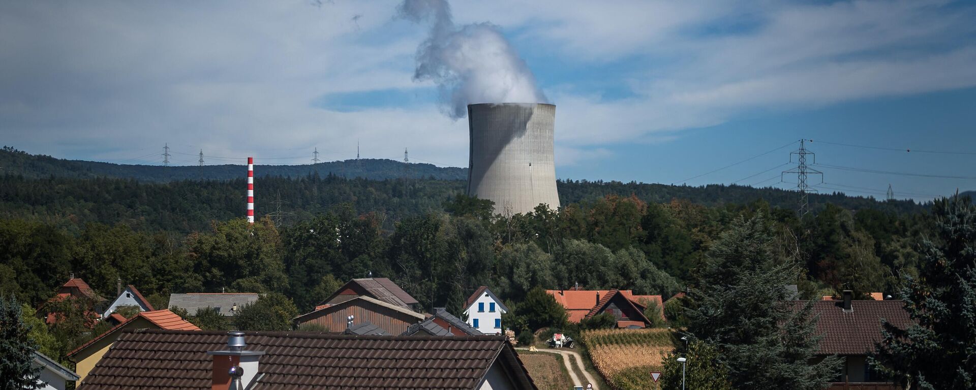 A usina nuclear de Goesgen é vista perto de Daeniken, Suíça, 13 de agosto de 2022 - Sputnik Brasil, 1920, 12.11.2023