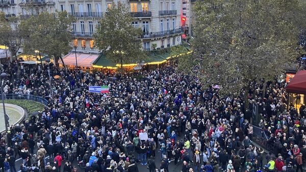 Marcha contra o antissemitismo reúne milhares de pessoas na França. Paris, 12 de novembro de 2023 - Sputnik Brasil