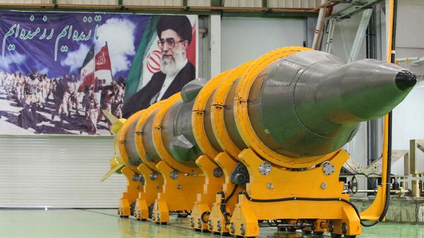 Novo míssil terra-terra iraniano de médio alcance, Sejil-2 - Sputnik Brasil
