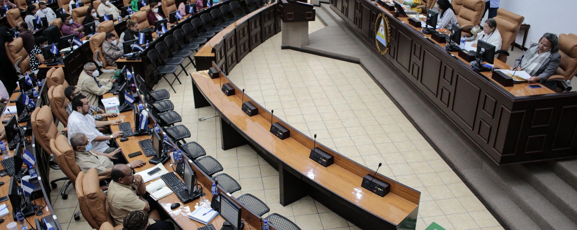 Congressistas nicaraguenses participam de sessão parlamentar no prédio da Assembleia Nacional em Manágua, Nicarágua, em 20 de abril de 2022 - Sputnik Brasil, 1920, 17.11.2023