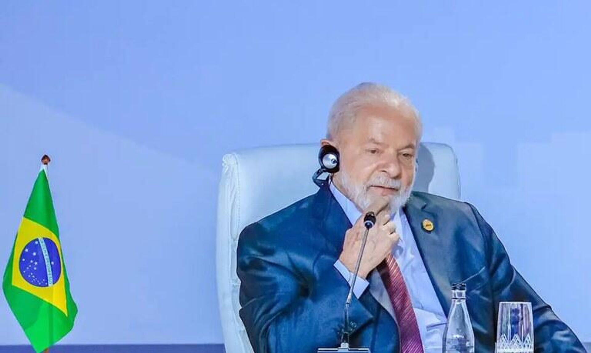 Luiz Inácio Lula da Silva, presidente do Brasil, participa virtualmente da reunião do BRICS sobre a crise humanitária em Gaza, em 21 de novembro de 2023 - Sputnik Brasil, 1920, 21.11.2023