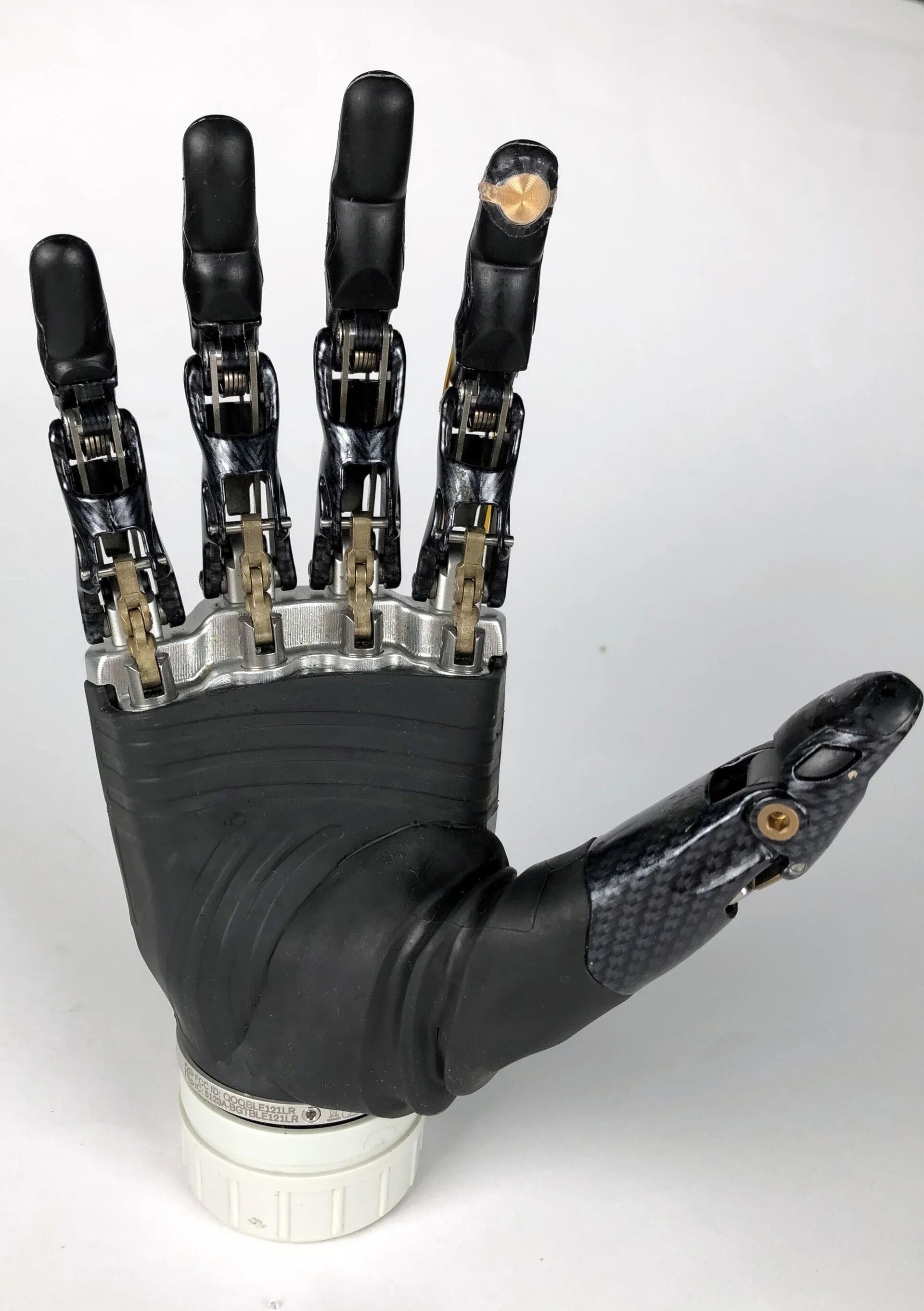 Cientistas chineses desenvolveram um novo sistema sensorial que funciona à semelhança da sensibilidade do dedo humano e pode transmitir uma sensação realista de toque a um robô ou paciente que tenha a mão amputada - Sputnik Brasil, 1920, 22.11.2023