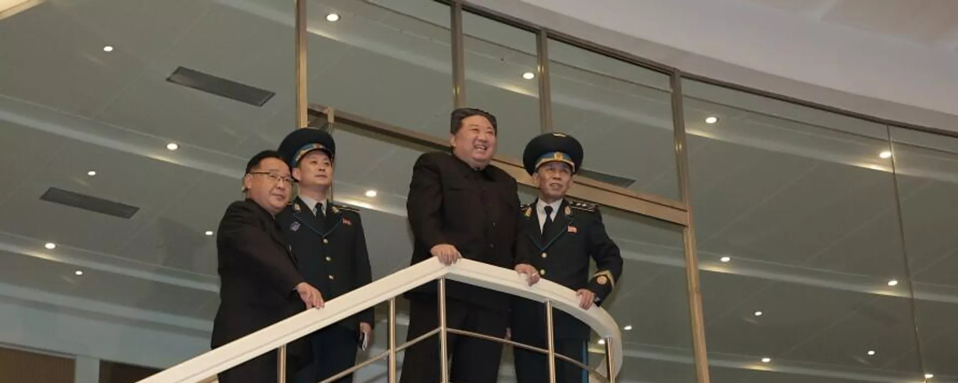 Kim Jong-un visita Centro de Controle Geral da Administração Nacional de Tecnologia Aeroespacial, em Pyongyang, Coreia do Norte - Sputnik Brasil, 1920, 24.11.2023