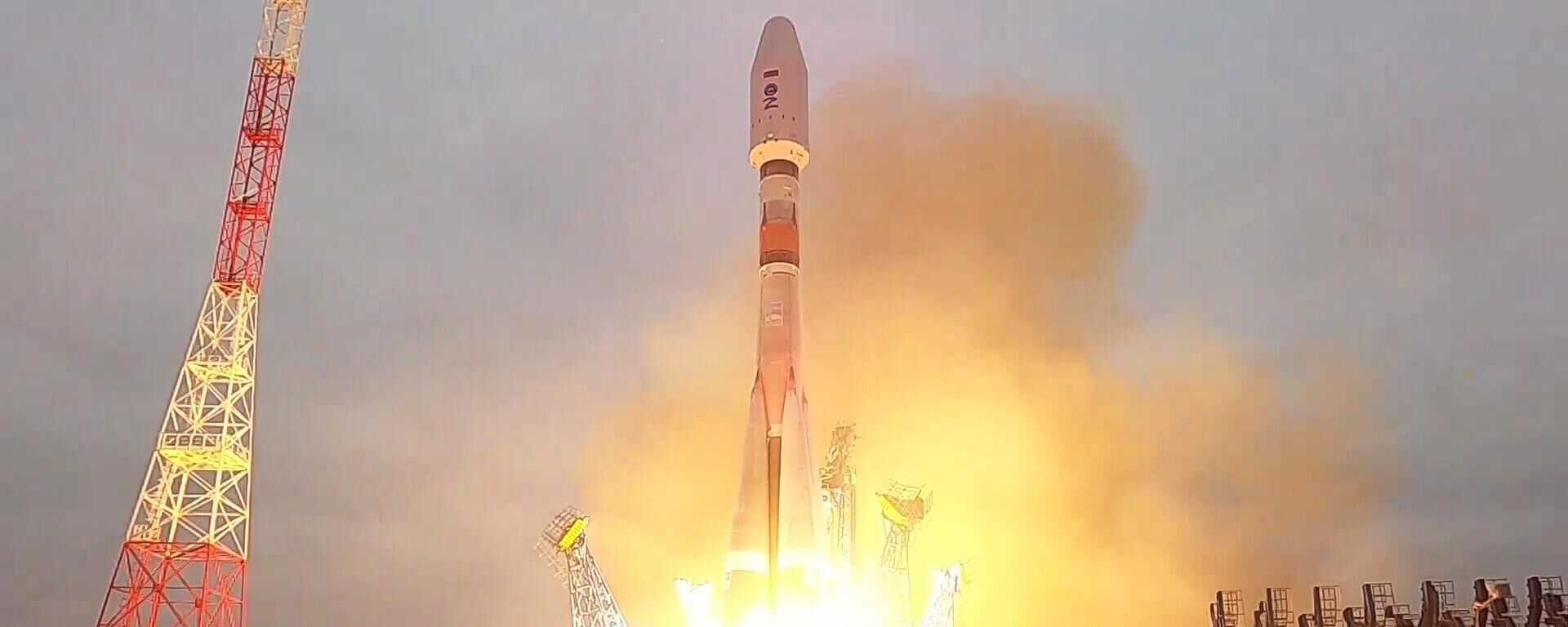 A Força Aeroespacial Russa realizou o lançamento de um foguete transportador Soyuz-2.1b a partir do cosmódromo de Plesetsk. - Sputnik Brasil, 1920, 25.11.2023