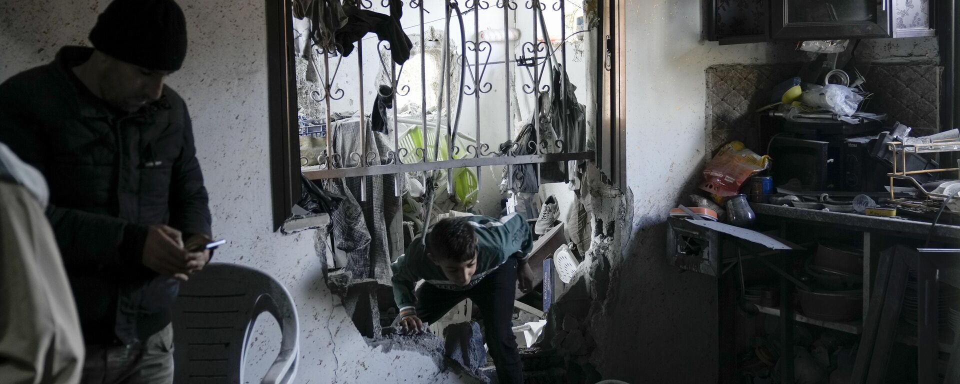 Casa destruída por ataque das Forças de Defesa de Israel na Cisjordânia. Tubas, 28 de novembro de 2023 - Sputnik Brasil, 1920, 01.12.2023