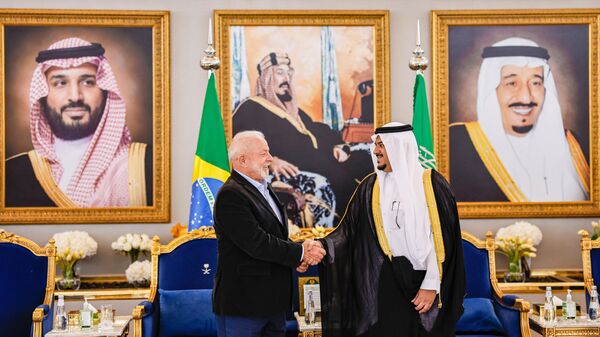 Presidente da República, Luiz Inácio Lula da Silva, desembarca em Riad, Arábia Saudita, 28 de novembro de 2023 - Sputnik Brasil