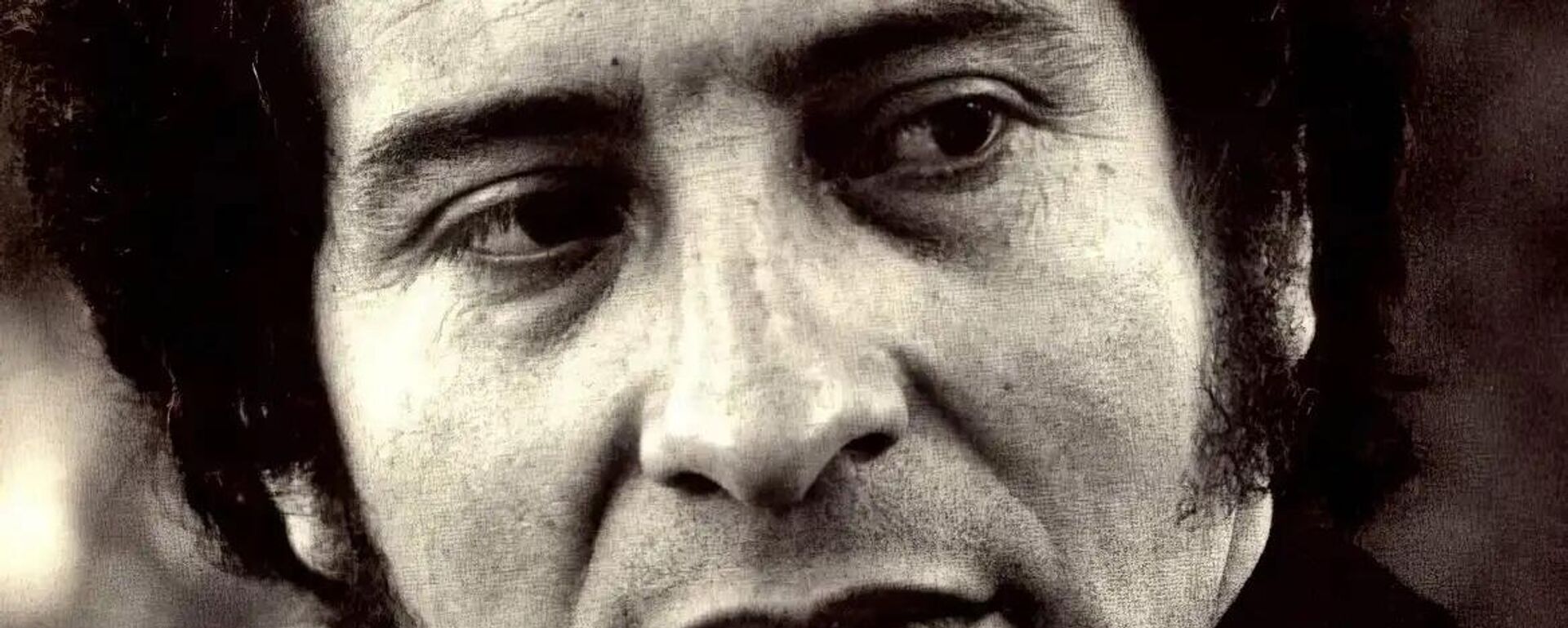 O professor, diretor de teatro, poeta, cantor, compositor, músico e ativista político chileno Víctor Lidio Jara Martínez - Sputnik Brasil, 1920, 01.12.2023