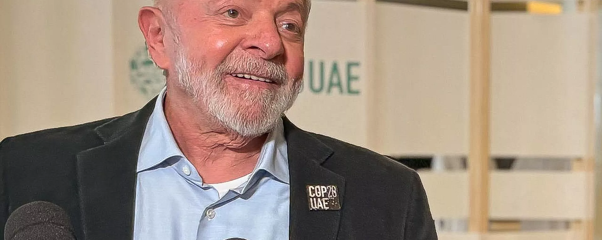 O presidente Luiz Inácio Lula da Silva antes do embarque para Berlim, no aeroporto Al Maktoum, Dubai, Emirados Árabes Unidos, 3 de dezembro de 2023 - Sputnik Brasil, 1920, 03.12.2023