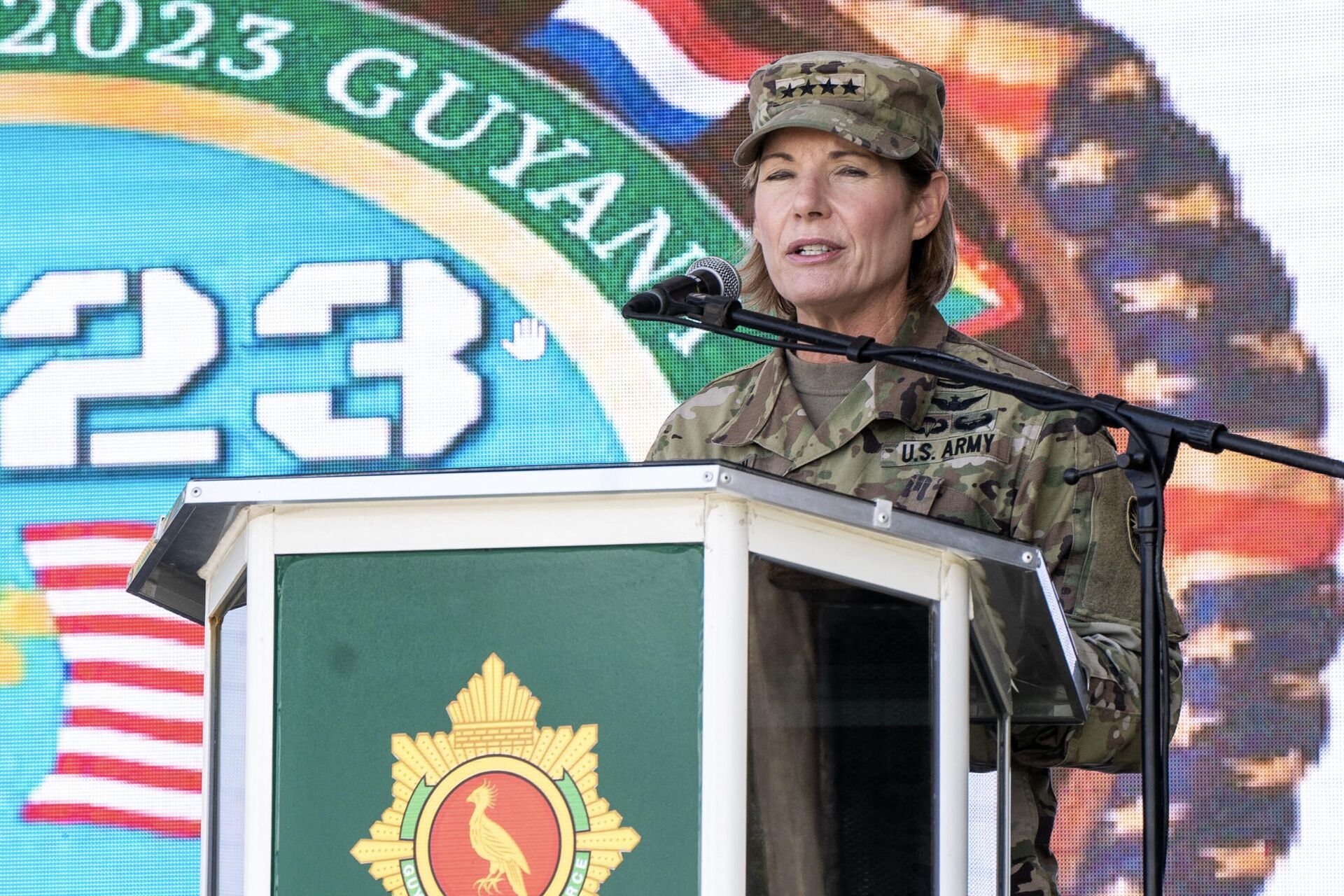 Comandante do Comando Sul dos EUA (USSOUTHCOM), general Laura Richardson durante cerimônia de encerramento dos exercícios militares Tradewinds 23, realizados na Guiana e liderados pelos EUA, em 27 de julho de 2023 - Sputnik Brasil, 1920, 14.12.2023