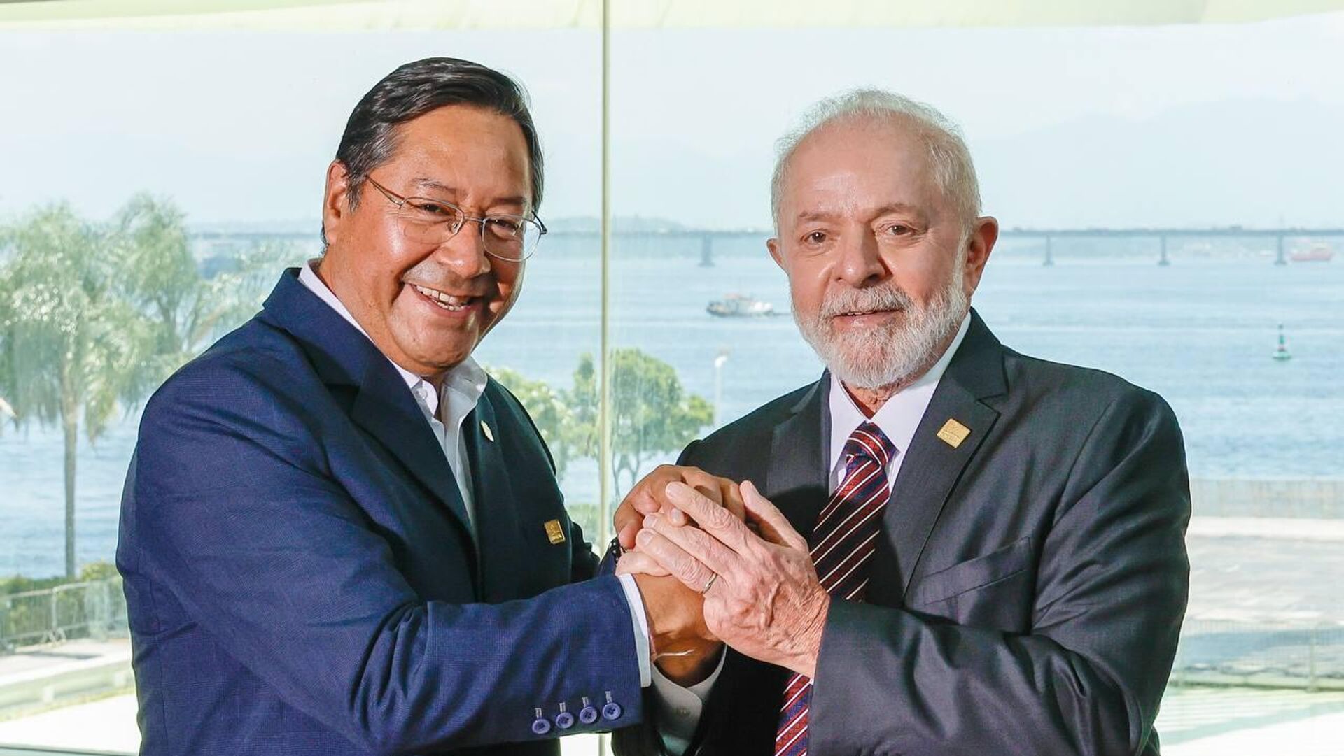 Luis Arce, presidente da Bolívia, com Luiz Inácio Lula da Silva, presidente do Brasil, na 63ª Cúpula do Mercosul. Rio de Janeiro, 7 de dezembro de 2023 - Sputnik Brasil, 1920, 07.12.2023