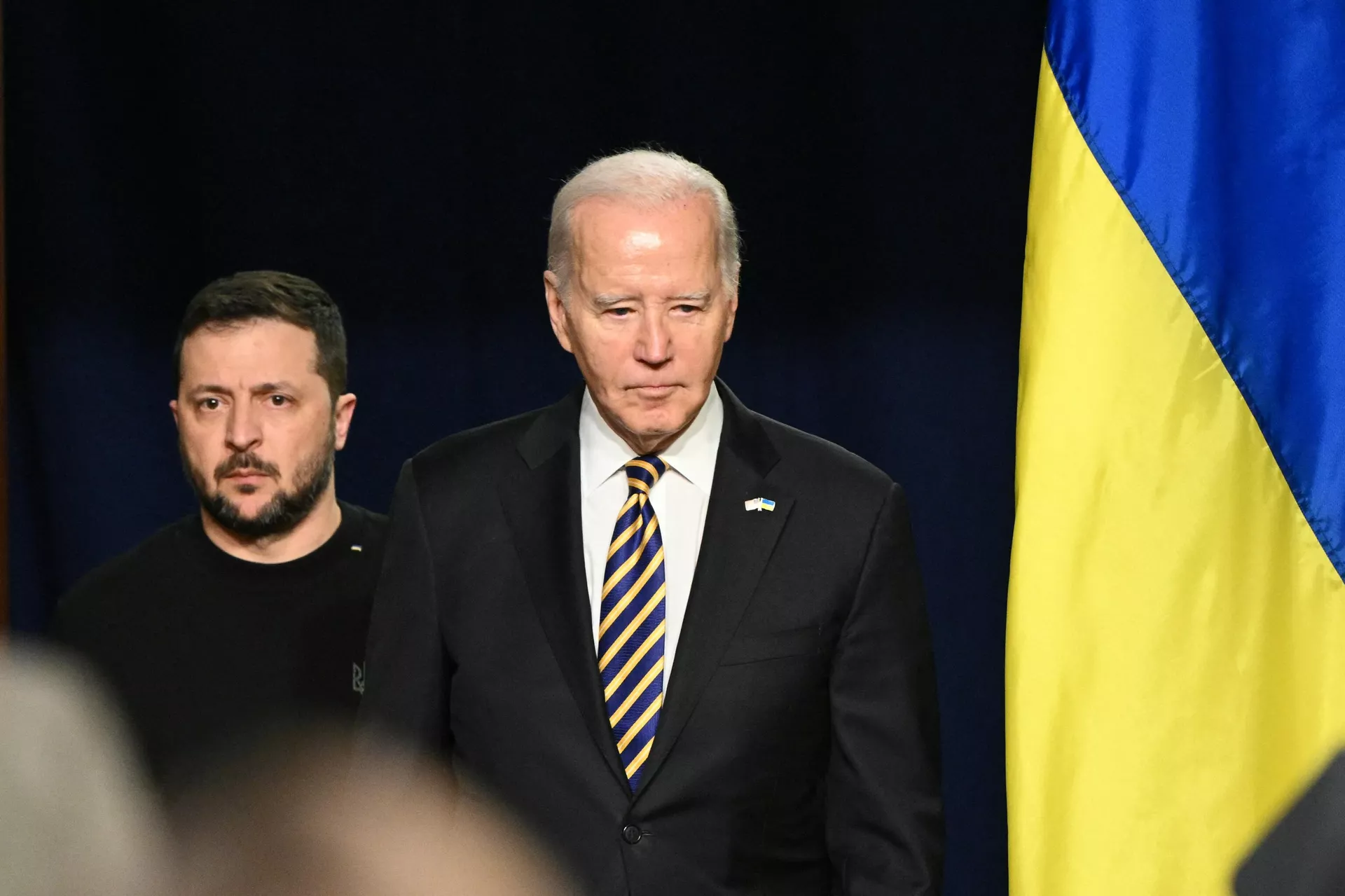 O presidente dos EUA, Joe Biden (à direita), e o presidente ucraniano, Vladimir Zelensky, chegam para entrevista coletiva na Casa Branca. Washington, D.C., EUA, 12 de dezembro de 2023 - Sputnik Brasil, 1920, 28.12.2023