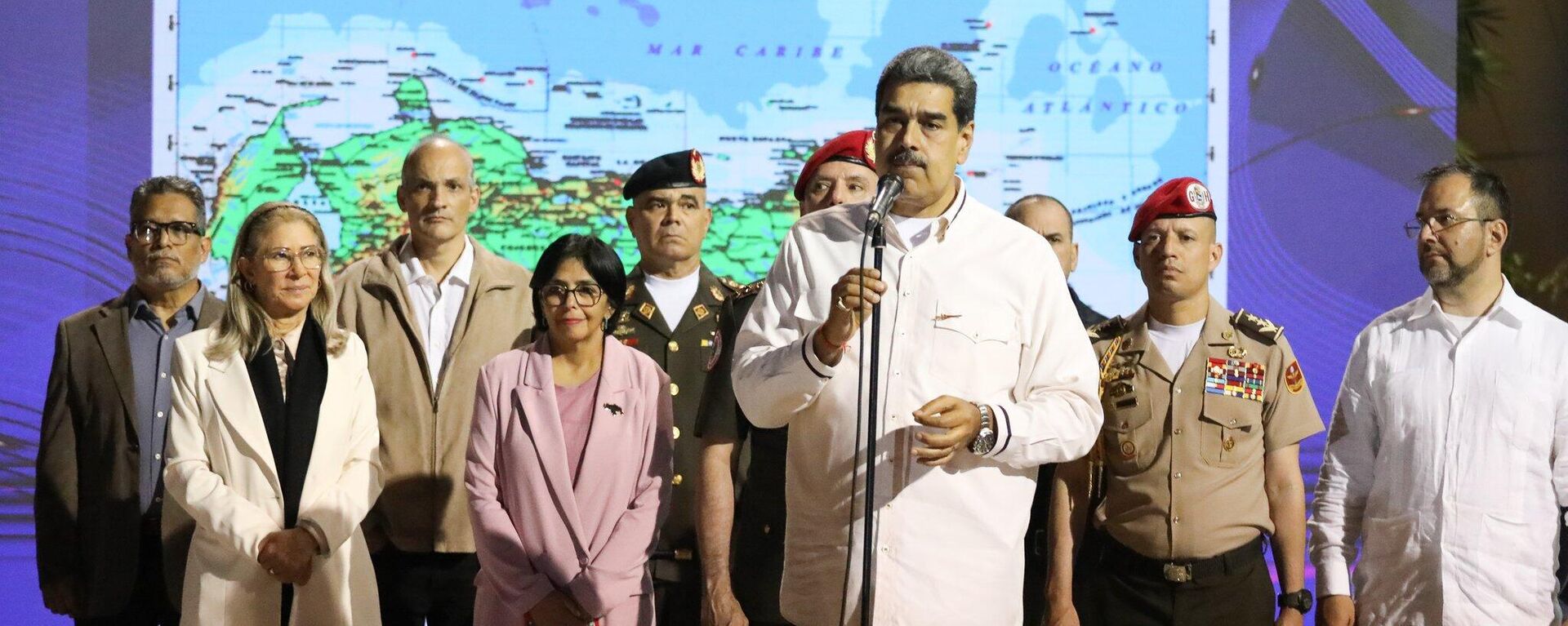 Presidente Nicolás Maduro faz discurso após encontro com seu homólogo da Guiana Irfaan Ali, 14 de dezembro de 2023 - Sputnik Brasil, 1920, 15.12.2023