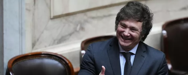 Javier Milei sorri ao participar de uma sessão conjunta do Congresso para declarar oficialmente ele e seu companheiro de chapa vencedores do segundo turno da eleição presidencial, em Buenos Aires. Argentina, 29 de novmebro de 2023 Javier Milei sorri ao participar de uma sessão conjunta do Congresso para declarar oficialmente ele e seu companheiro de chapa vencedores do segundo turno da eleição presidencial, em Buenos Aires. Argentina, 29 de novmebro de 2023 - Sputnik Brasil, 1920, 24.12.2023
