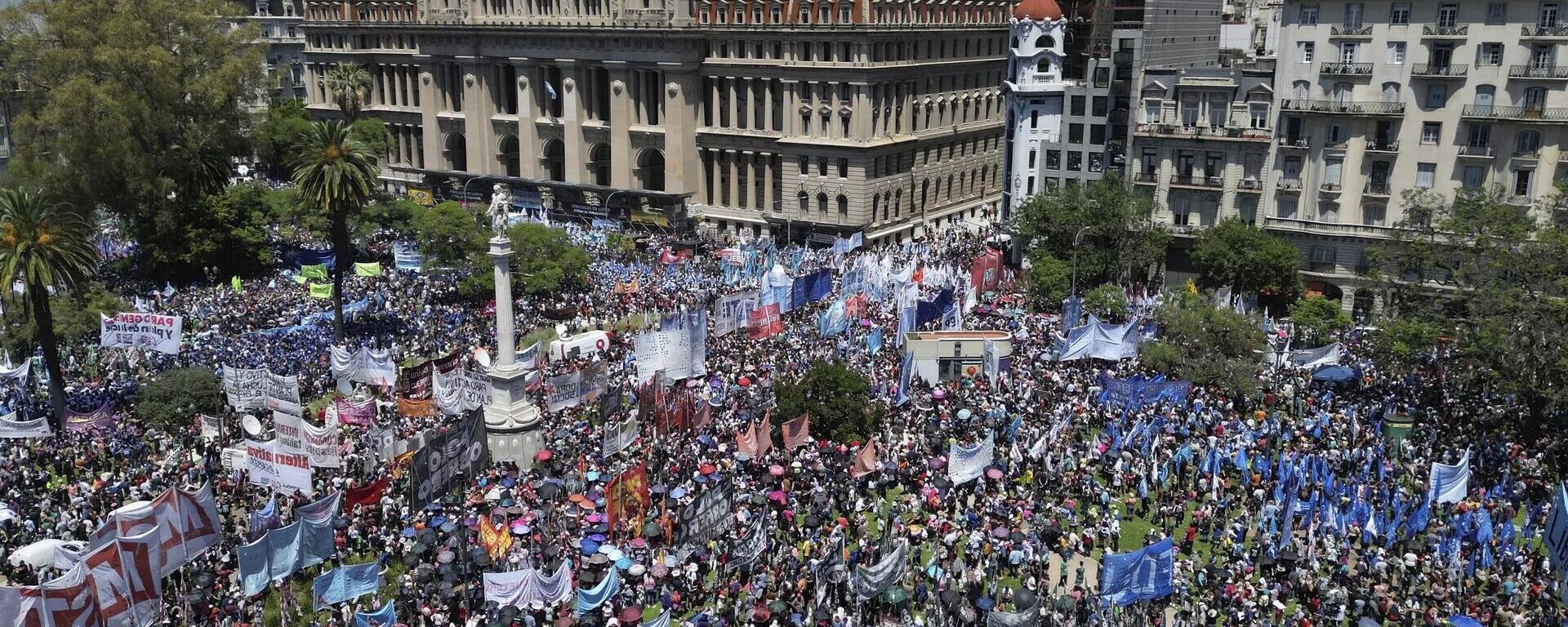 Protestos em frente ao Palácio da Justiça de Buenos Aires - Sputnik Brasil, 1920, 28.12.2023