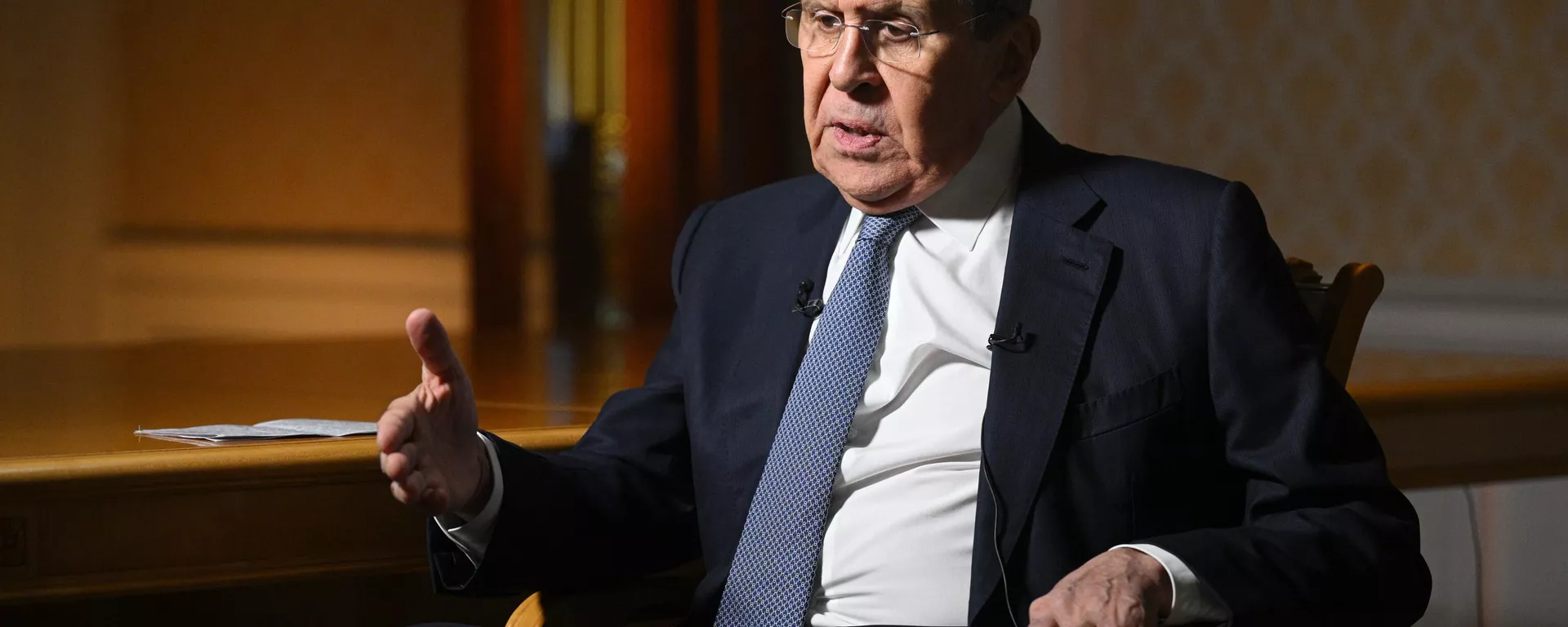 Sergei Lavrov, ministro das Relações Exteriores da Rússia, durante entrevista com Dmitry Kiselev, diretor-geral do grupo midiático Rossiya Segodnya, 28 de dezembro de 2023 - Sputnik Brasil, 1920, 28.12.2023