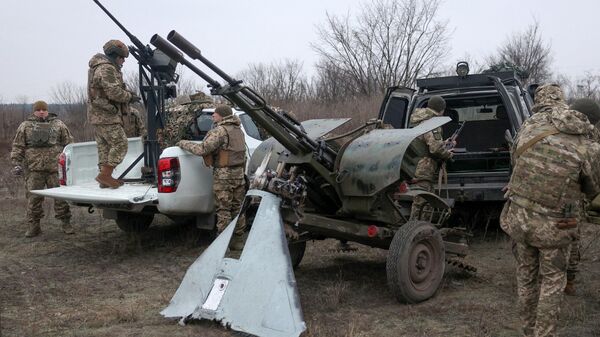Militares ucranianos participaram de operações de defesa antiaérea em Kiev, Ucrânia, 3 de janeiro de 2024 - Sputnik Brasil