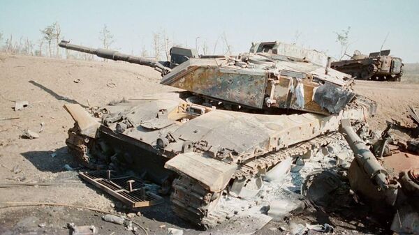 Tanque britânico Challenger destruído - Sputnik Brasil