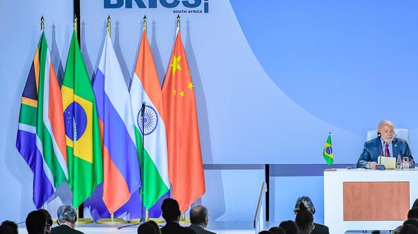 O presidente do Brasil, Luiz Inácio Lula da Silva, durante Sessão I do Diálogo de Amigos do BRICS, em 24 de agosto de 2023 - Sputnik Brasil