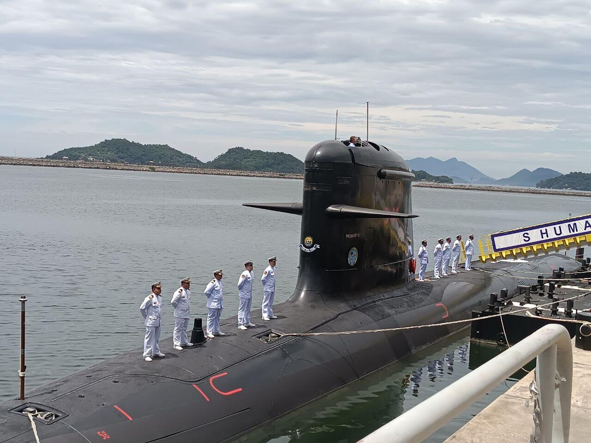 Integrantes da Marinha durante cerimônia de entrega do submarino Humaitá (S-41), em Itaguaí (RJ), em 12 de janeiro de 2024 - Sputnik Brasil, 1920, 12.01.2024