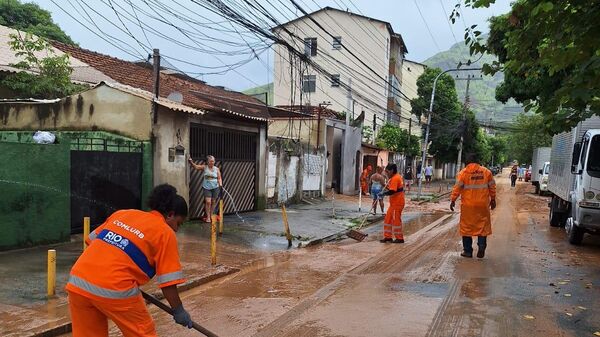 Trabalhadores da limpeza urbana do Rio de Janeiro - Sputnik Brasil