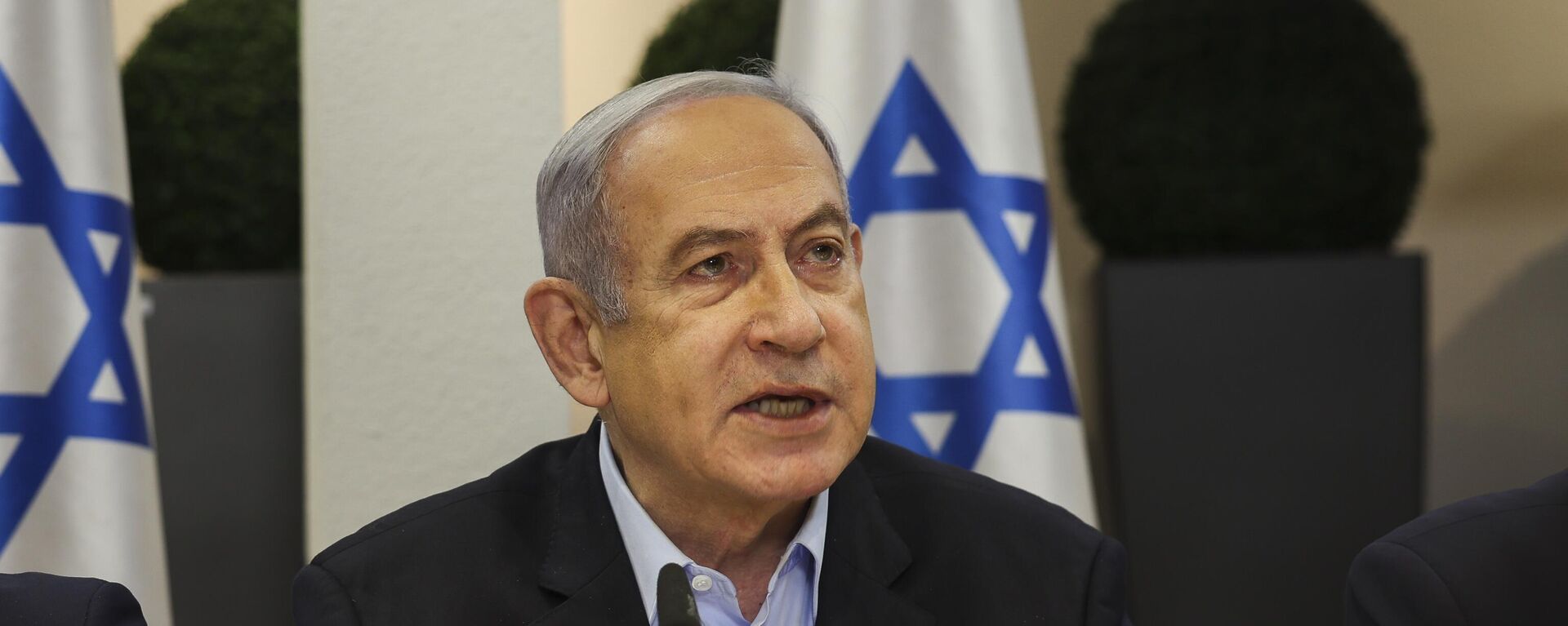 Benjamin Netanyahu durante a reunião semanal de gabinete no Ministério da Defesa, em Tel Aviv. Israel, 7 de janeiro de 2024 - Sputnik Brasil, 1920, 14.02.2024