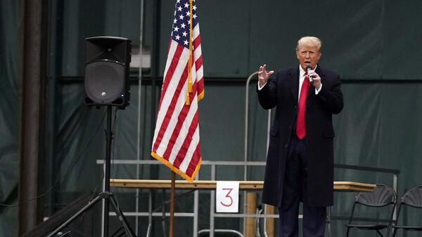 O ex-presidente republicano Donald Trump fala em um caucus no Horizon Events Center, Iowa, 15 de janeiro de 2024 - Sputnik Brasil